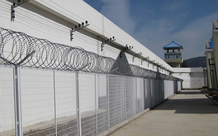 how much does razor wire cost